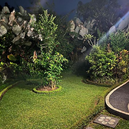 Sari Kembang Villa Ubud 1 Exteriör bild