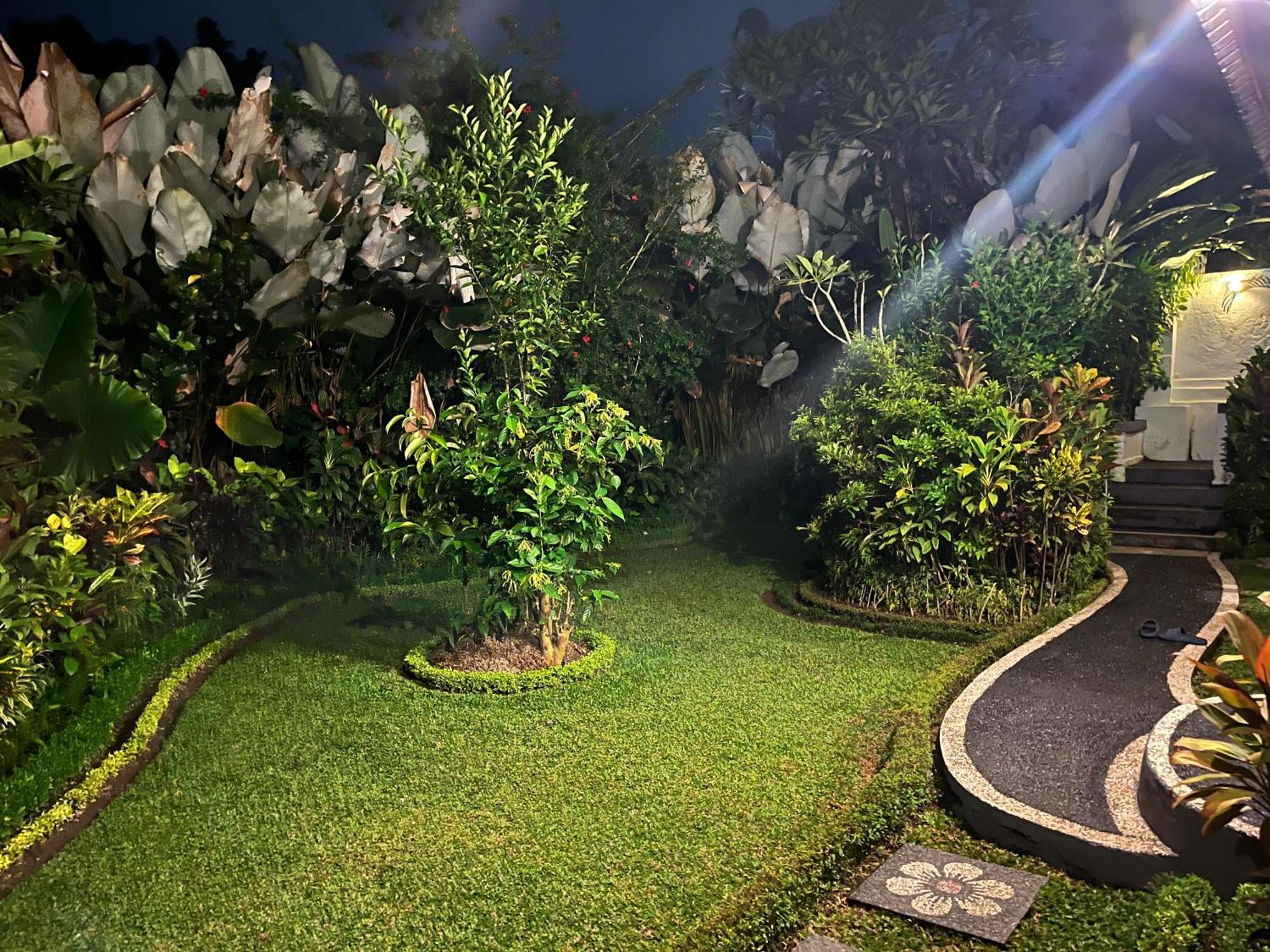 Sari Kembang Villa Ubud 1 Exteriör bild